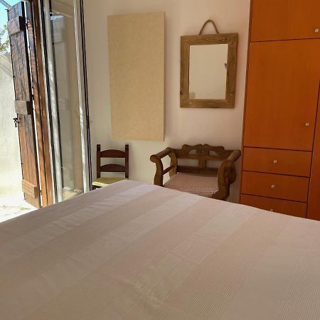 פלאקיאס Villa La Familia Maison Traditionnelle מראה חיצוני תמונה